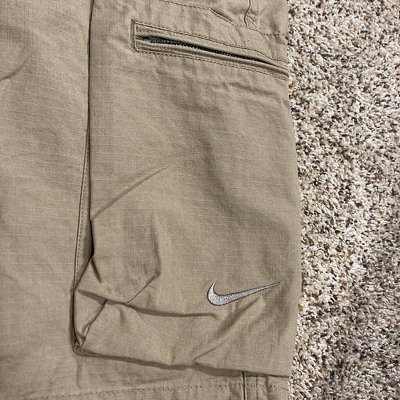 Nike Khaki Cargo Shorts - Picture 2 of 4